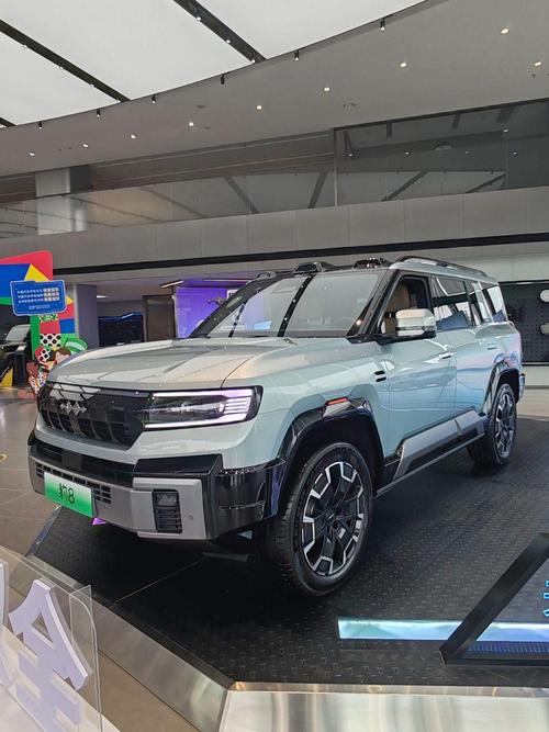 重庆奉节县宝展格企业管理咨询比亚迪方程豹硬派越野的爆款，英菲尼迪35周年与你共成长
